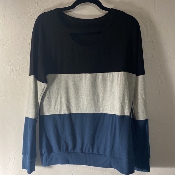 Tops - 💙🖤‼️ ”MINCLOUSE” Color Block Long Sleeve Tunic Cutout Chocker